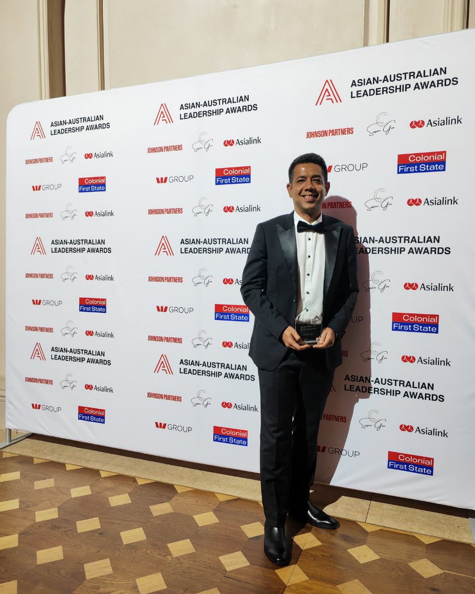Congratulations to A/Prof Amirali Popat who received the 2024 Asian-Australian Leadership Award for Education, Science and Medicine 🎉🌟

<a href="/popatlab/">Dr Amirali Popat</a> was recognised for his work in pharmaceutical sciences, 3D printed drug delivery systems &amp; nanomedicine. 

#Health <a href="/Asialink_au/">Asialink</a>