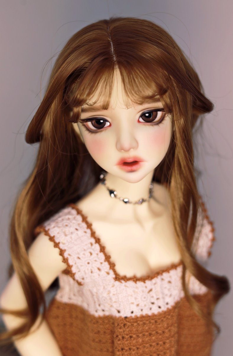 2024.11. 하온비

메이크업에서 가장 좋아하는 부분은 입술입니다.
작가님들마다 각기 다른 표현을 보는 게 정말 즐거워요.
중간 사진이 너무 마음에 들어서, 마무리도 무광으로 부탁드려봤어요.
보송보송 사랑스럽지 않나요☺️