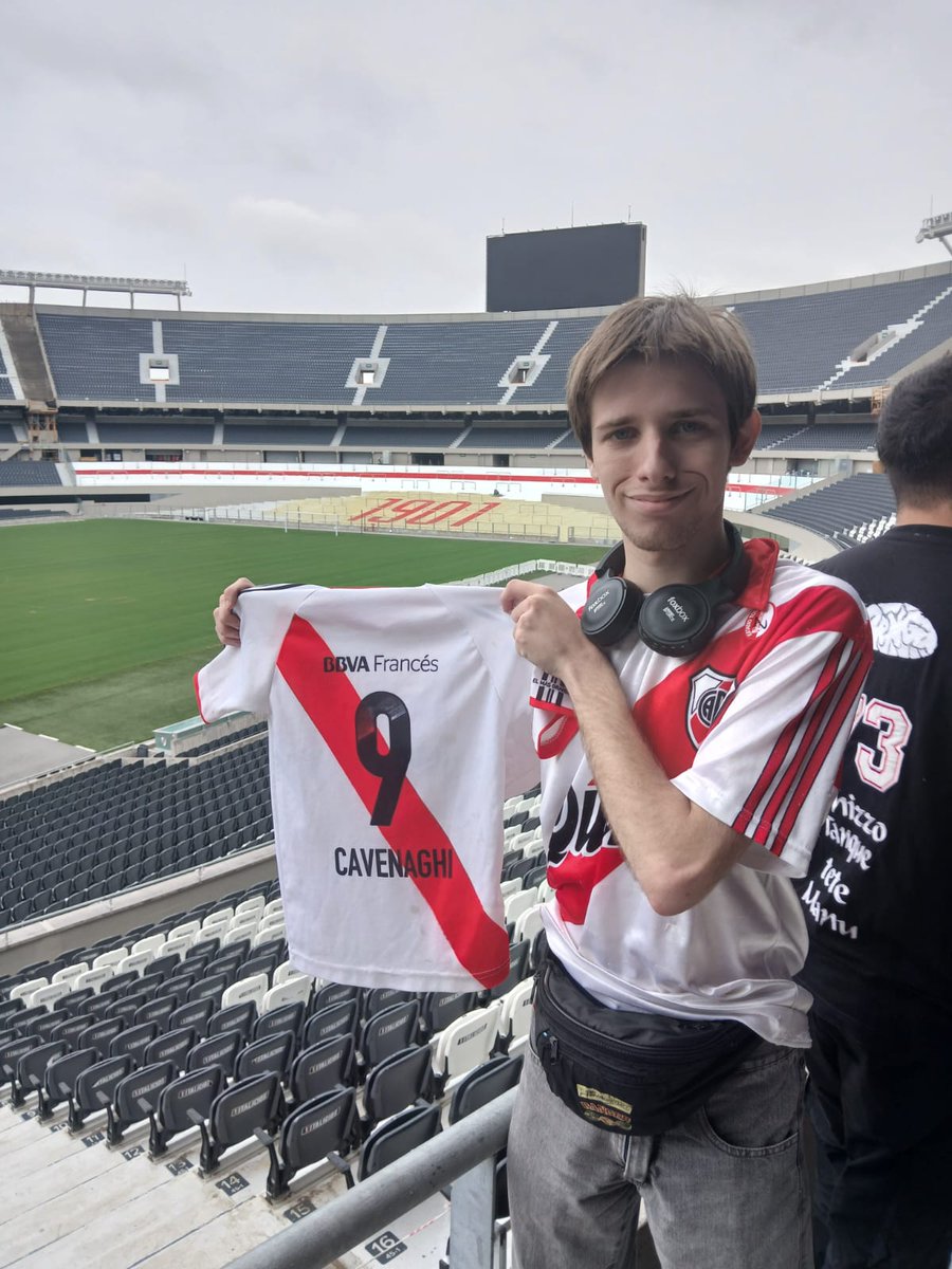 CavegolMiPastor's tweet image. Siempre agradecido de por todo lo que hiciste por River, por volver cuando más te necesitábamos
No habré podido vivir para ver tu 1ra etapa en el club, pero me siento privilegiado de haber podido verte volver para sacarnos del infierno y gritar campeón
Siempre serás mi ídolo🙌