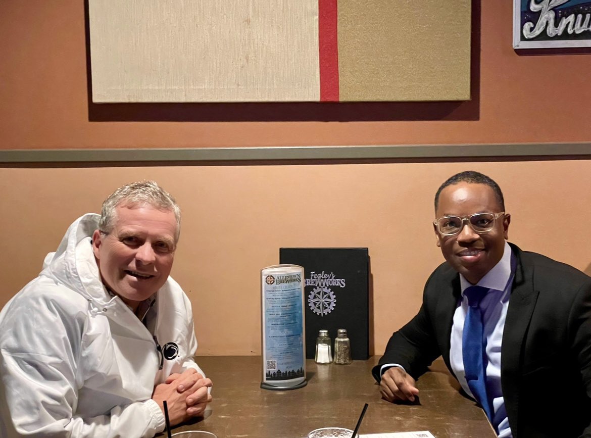 drkennethkemp's tweet photo. This weekend I grabbed lunch with congressman Charlie Dent, one of the smartest, kindest &amp; fundamentally decent politicians around. We spent time at his home with his lovely wife (the phenomenal artist) Pam, ate Pierogies &amp; pretzels &amp; talked about US politics. It was perfect. https://t.co/SR9UChTKtJ