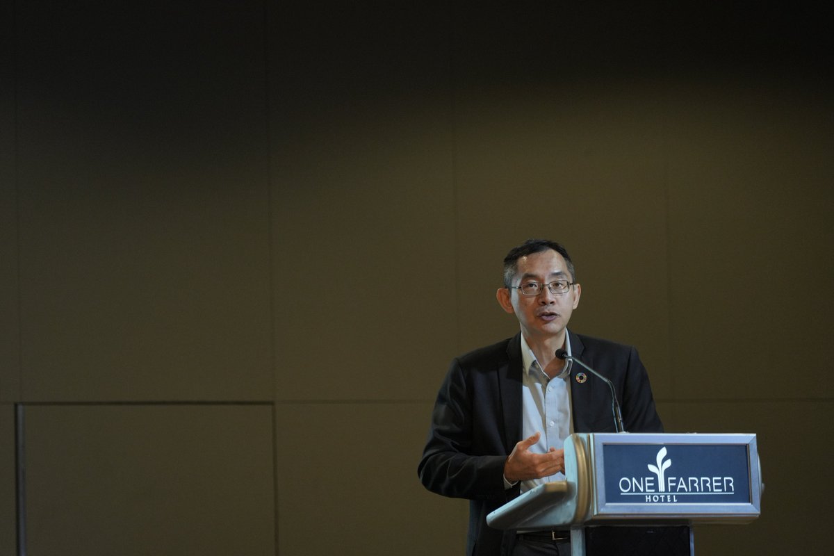 Asia Centre for Health Security (@asia_chs) on Twitter photo In PHEs, effective risk communication is critical—but it’s often challenged by rapidly changing info, fueling misinformation & erode trust. <a href="/ACHS/">ACHS</a>, <a href="/aseforg/">Asia-Europe Foundation</a> & #SSHSPH hosted a high-level meeting on 6-7 Nov to strengthen our collective ability to respond to future health crises. In PHEs, effective risk communication is critical—but it’s often challenged by rapidly changing info, fueling misinformation & erode trust. <a href="/ACHS/">ACHS</a>, <a href="/aseforg/">Asia-Europe Foundation</a> & #SSHSPH hosted a high-level meeting on 6-7 Nov to strengthen our collective ability to respond to future health crises.