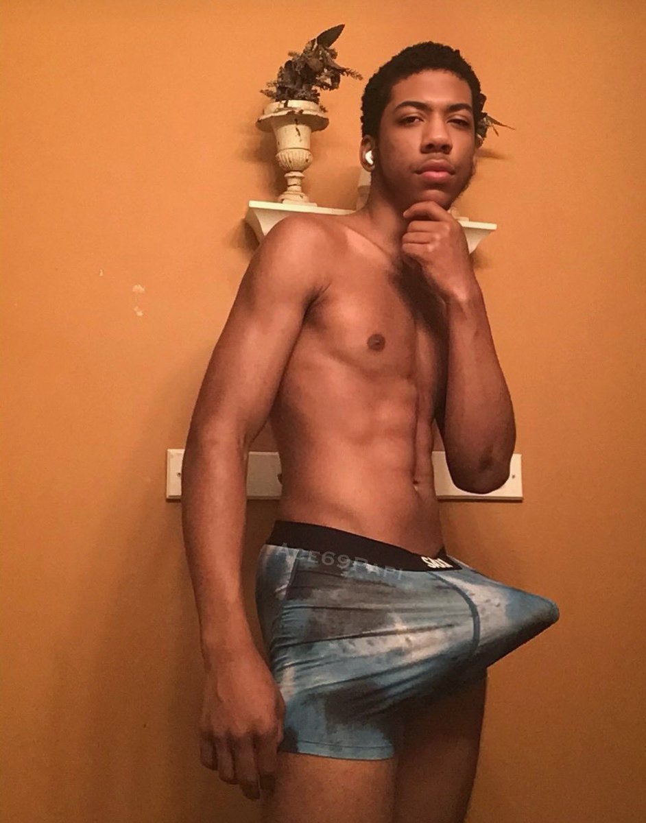 ace69papi's tweet photo. Just smoked a fatty 😮‍💨 https://t.co/wCkBp5mjHa