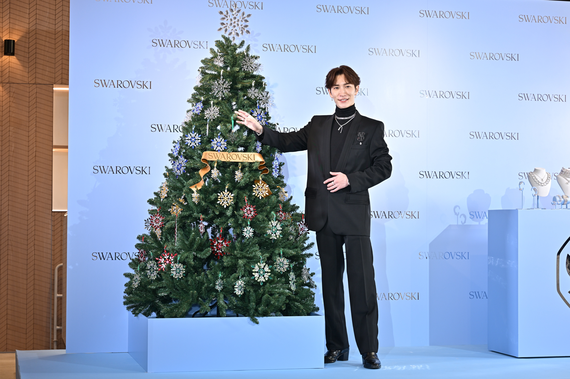 SnowMan 渡辺翔太　クリスマス2019 いいね！112件、コメント0件 ― 💙その塩顔と美声でだまらせよ