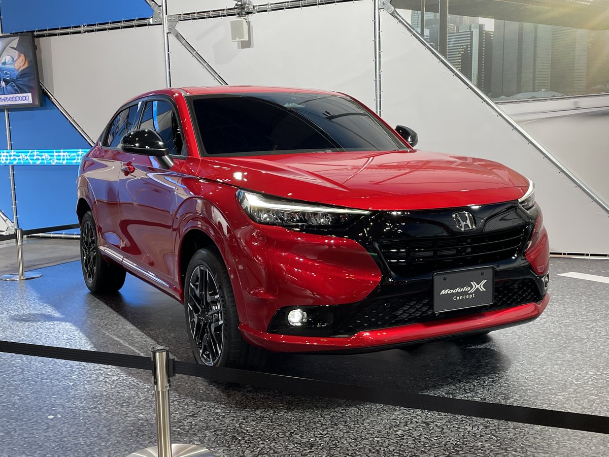 Honda_Access's tweet image. ／
カタログで振り返ろう 番外編
#Modulo30th🎊
＼

東京オートサロン 2022で公開したVEZEL e:HEV Modulo X CONCEPT。

残念ながら発売はできなかったけど、このクルマの開発を通じて得た知見が、その後の純正アクセサリーにも活かされているタム！