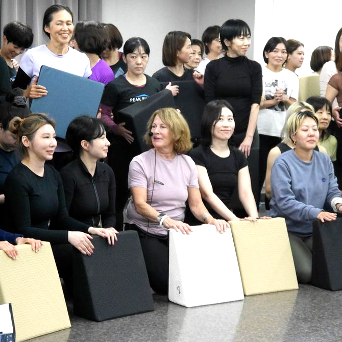 The Pilates Empowerment Summit Asia was held in Tokyo on November 4th. Flexcushion® was featured in a workshop led by Zoey Trap, MS, Educational Director of Peak Pilates! A big thank you!!
#pilates #PES #pilatesempowermentsummit #Tokyo #Hiroshima #Flexcushion #peakpilates