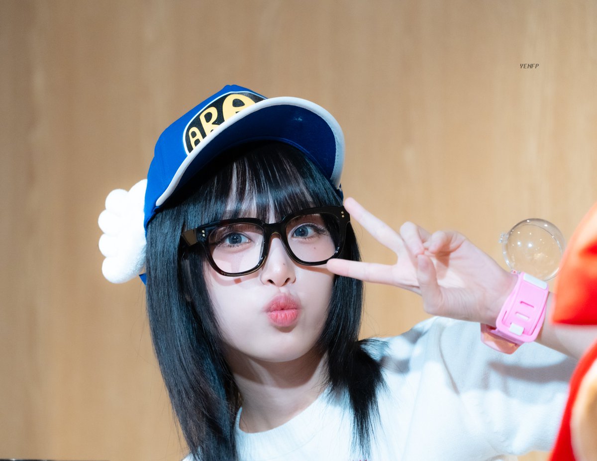 241117 에버라인 네모네모 팬사인회

#최예나 #예나 #YENA #네모네모