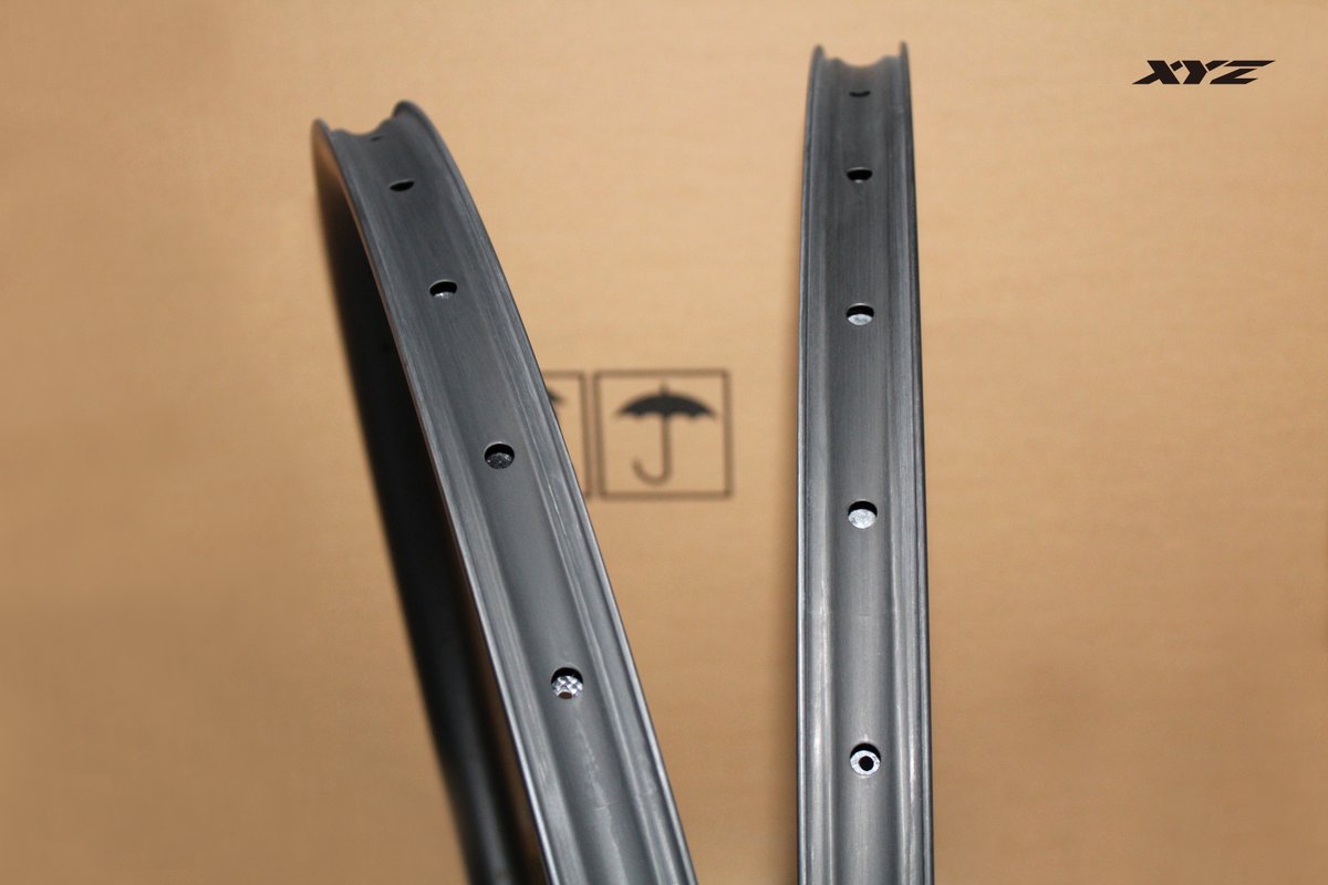 xyzbicycle's tweet image. The ultra-light Xyz 29inch mountain bike carbon tubeless rim with an inner width of 30 mm made with unique craftsmanship has a net weight of about 250 grams, making it very suitable for mountain cross-country riding.

#xyzworks #xyzrim
#customMTB
#XCmtb
#OEM