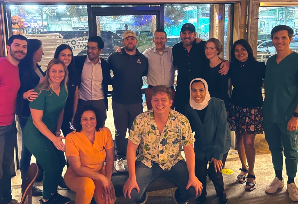 Ellen_cve's tweet image. Leukemia Team 🙌 @SylvesterCancer @TBradley_MD @MikkaelSekeres @JustinWattsMD @drsangeetmd @Maryam_Alasfour