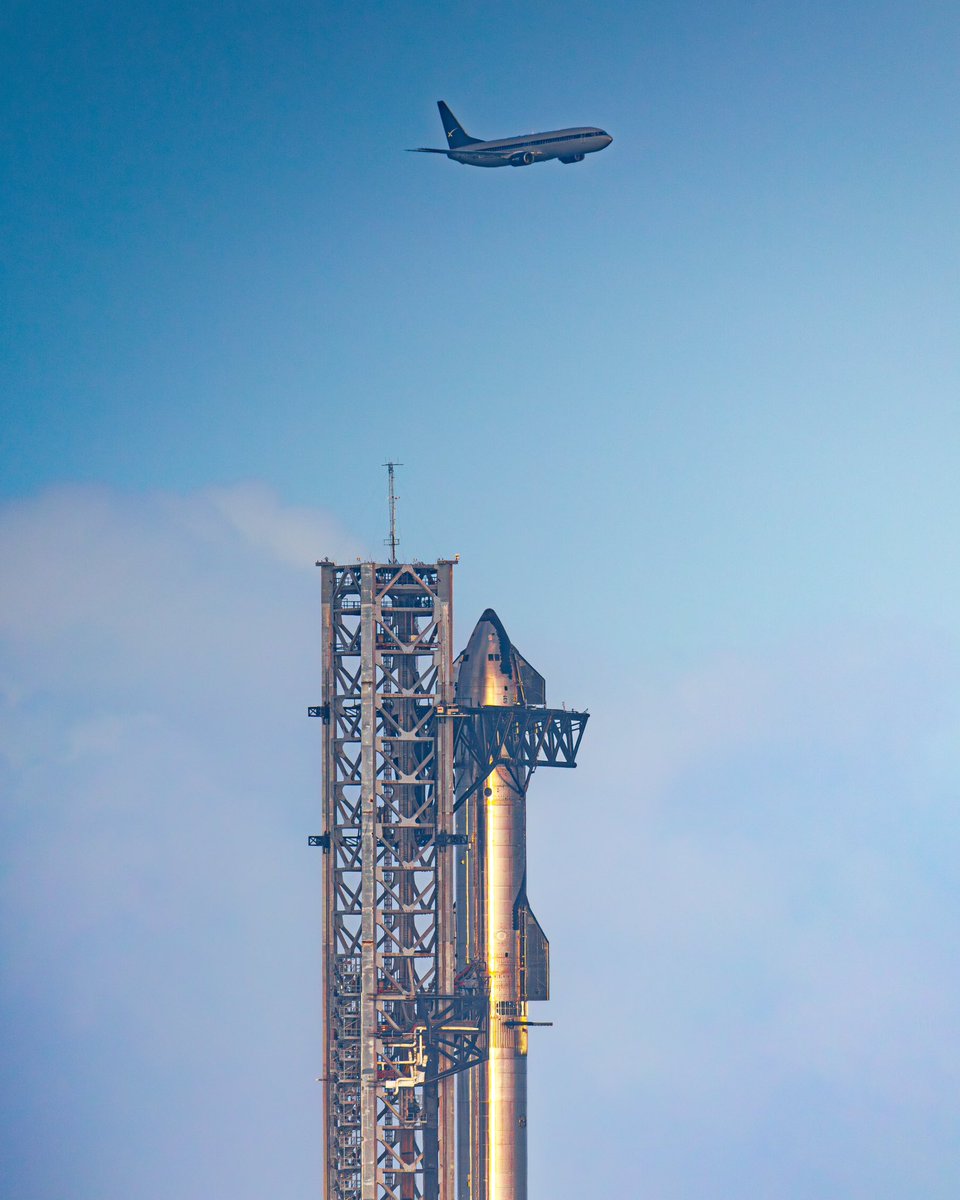 BrandonMWynn's tweet photo. SpaceX flyover at dusk.
@SpaceX โs Boeing 737 personnel transport circled the Flight-6 Starship & Super-Heavy full stack in Starbase, Texas, roughly 1500ft off the deckโฆ
#SpaceX #Flight6 #InterstellarGateway
@elonmusk @CanonUSA
๐ธ- Me / @interstellargw https://t.co/71tHTg4SLv