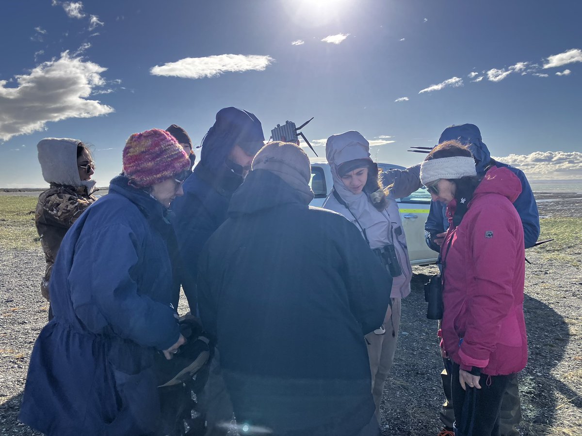 Equipo de CBL recibe en pleno a autoridades de UST. Directora Nacional de Postgrado, Director General de Investigación e Innovación y Directora de OTL preocupadxs por aprender de lo que hacemos 👏🏻👏🏻👏🏻