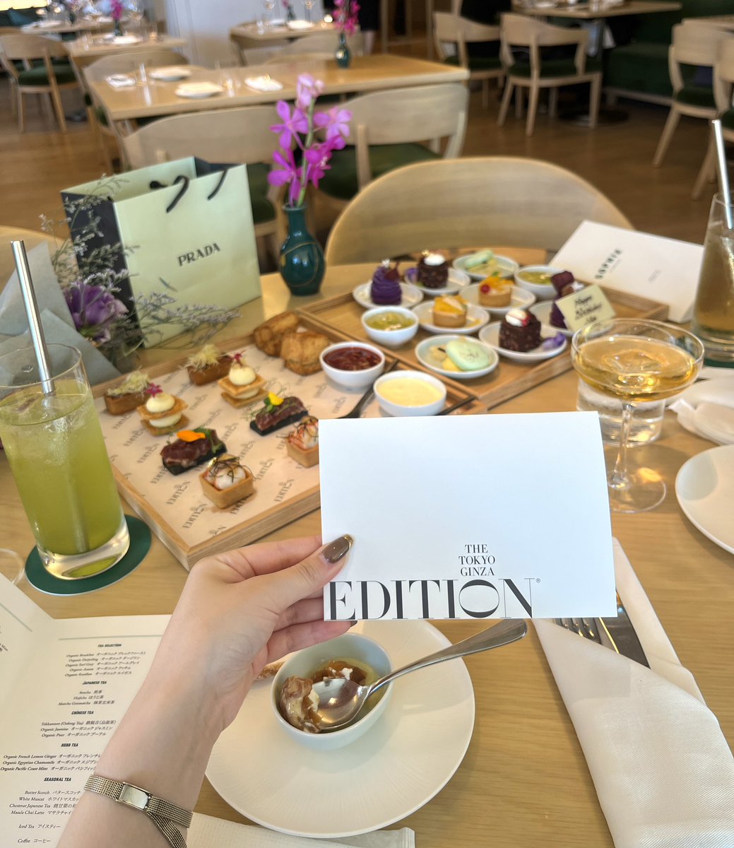 skawnger0715's tweet photo. バースデー会を #EDTION銀座 で💐🤍✨
可愛い友達の雰囲気にぴったり空間でした🫰🏼絶対また行きたい...🥰
トップスはオンオフ使えるお気に入りの #laubeblanc 🐈⬛♡
ちなみにジャケットとパンツも #l_or でした💯 https://t.co/VGA54XBi8T