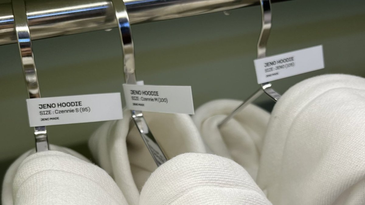 아니 미친거아냐 드림팝업 2차엠디 제노 후드 사이즈 표시가
시즈니s (95)
시즈니m (100)
제노 (105)
이렇게 적혀있어 ㅠ 아귀여워