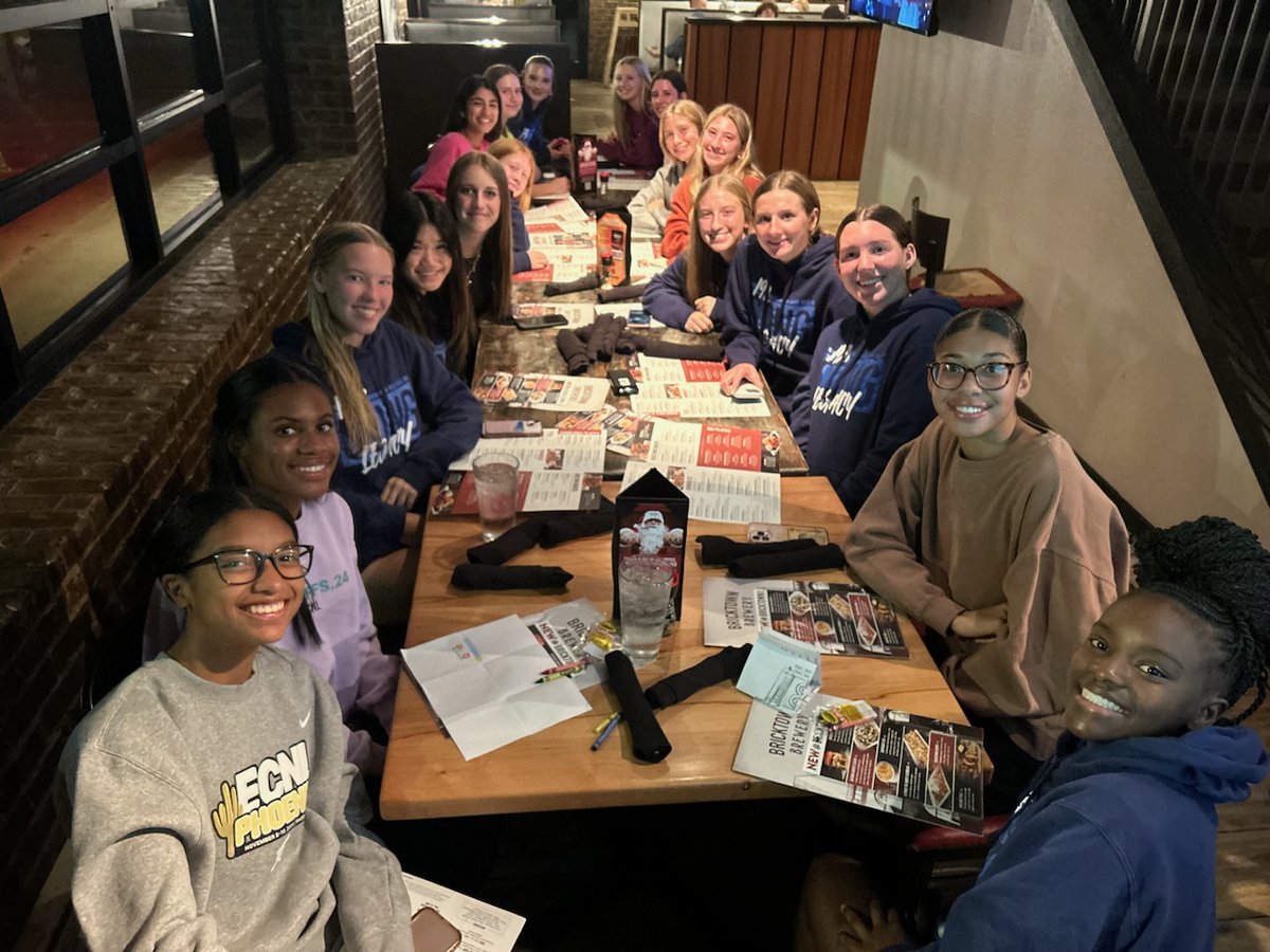 Ronelyse21's tweet photo. Great weekend on the road. We collected 2 more WINS! I was able to assist Kennedy on a goalπͺπ½
#makeadiffernce
@CoachOrford @AHMOgirlsSoccer @TopDrawerSoccer @PrepSoccer https://t.co/9pcIxSd3Rf