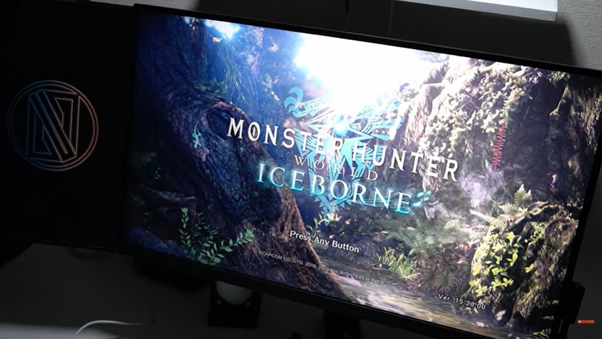 モニ研さんとJUNUJさんにMini LED 240HzのGRAPHT Gaming Monitorを モニ研さんとJUNUJさんにMini LED 240HzのGRAPHT Gaming Monitorを