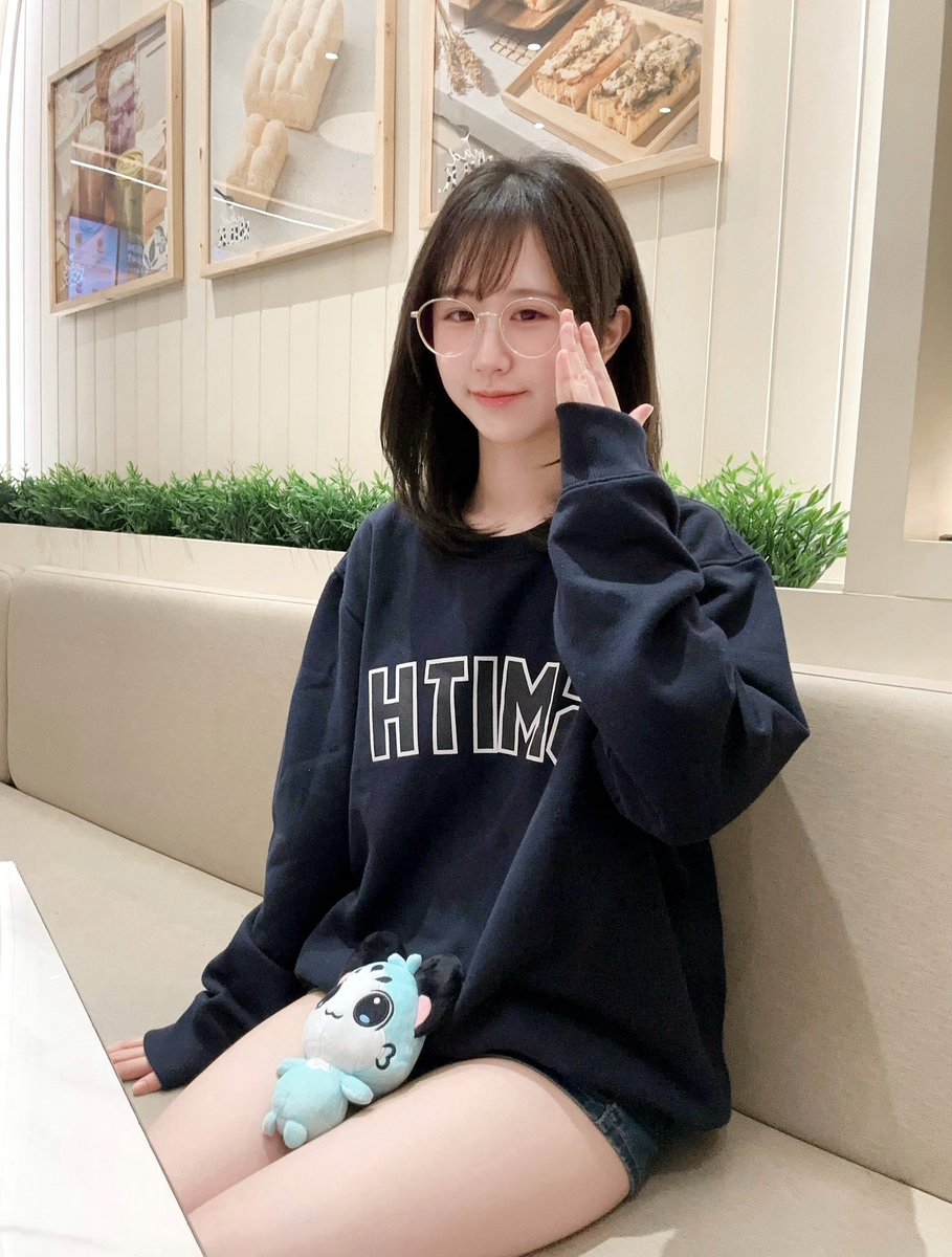 Trisha Morow (なみこ) tweet media