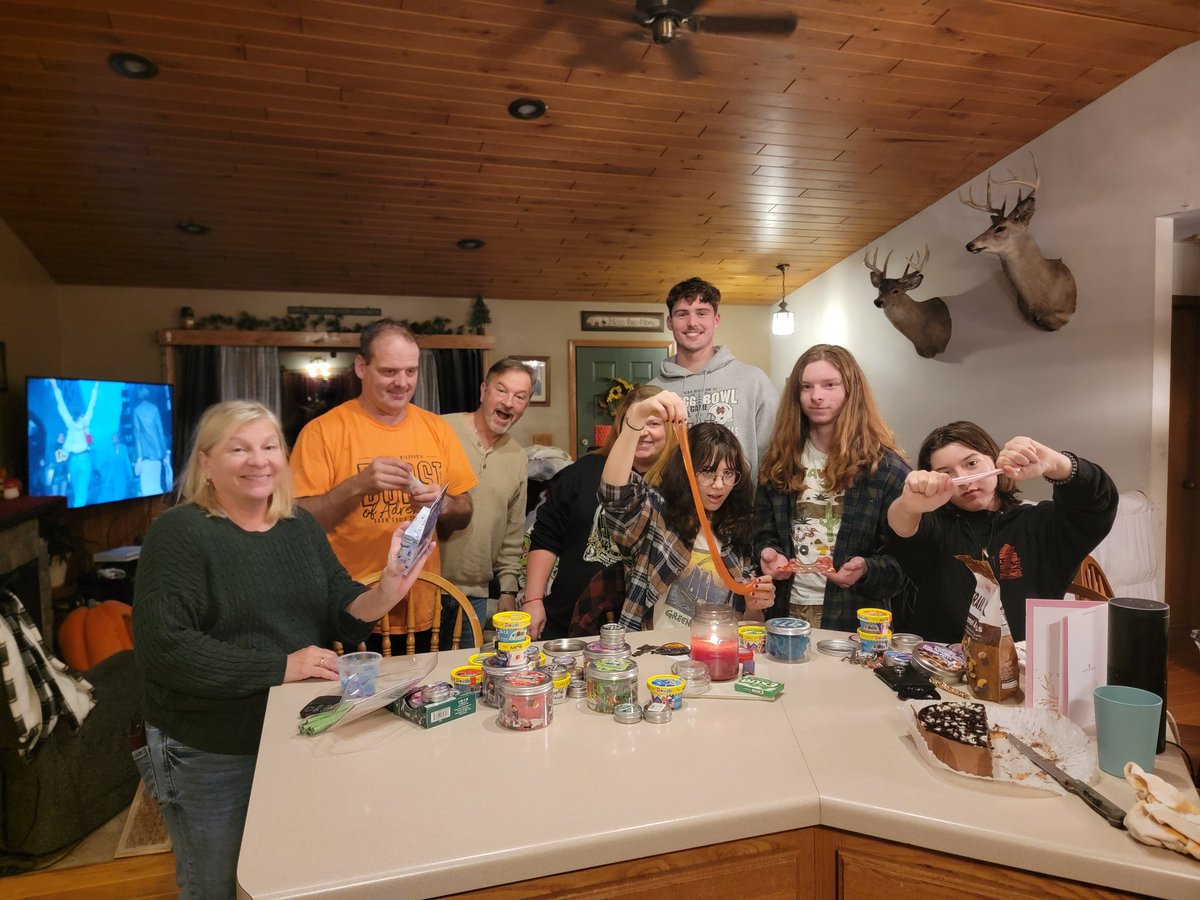 angssecrets's tweet image. What a blast playing with all the Crazy Aaron's thinking putty!! So many different kinds to gift kids, teens and even adults! Would make a great stocking stuffer! #tryazon #crazyaaronsverymerryparty