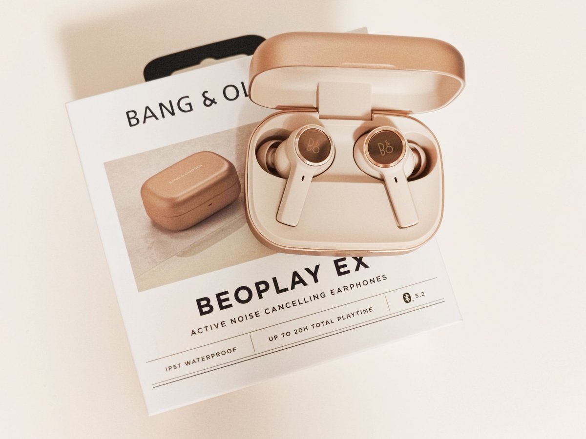 Rio_Angels_T's tweet photo. Bang & Olufsen🇩🇰#BeoplayEX❤️🔥
見た目も音質も『美しい』っていう表現がぴったりなイヤホン👼🏻
ノイキャンは前Technicsが良すぎたから若干物足りないものの、そこはイヤピでカバーすれば遮音性は問題ない👍🏻
みんなのお気に入りも見せて👀🎧️
#いいイヤホンヘッドホンの日
#いいイヤホンの日 https://t.co/nANRg2nzVE