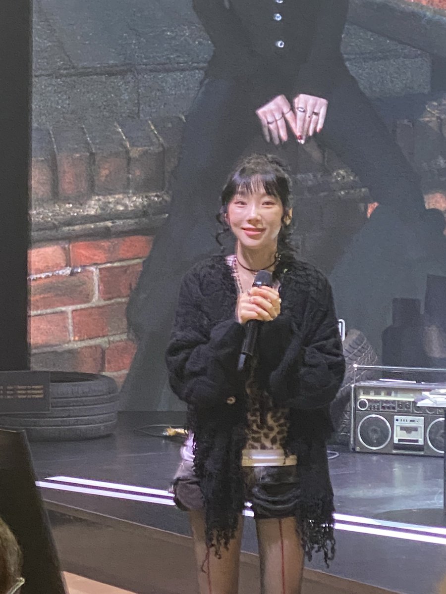 bee 🦋 tweet media