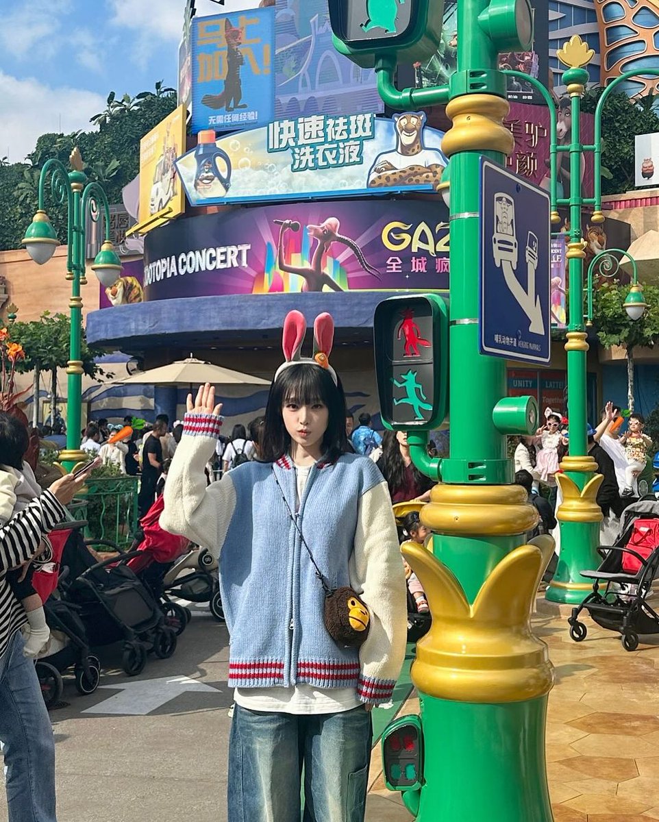 www87mmcokr's tweet photo. #87MM #Mmlg #예나 #최예나 #YENA
@YENA_OFFICIAL

최예나님께서 <PLAYER KNIT JACKET>을 착용해주셨습니다🐰 앨범부터 예능까지 육각형 아티스트 예나님의 행보도 응원하겠습니다💓 https://t.co/921NQUZWKJ