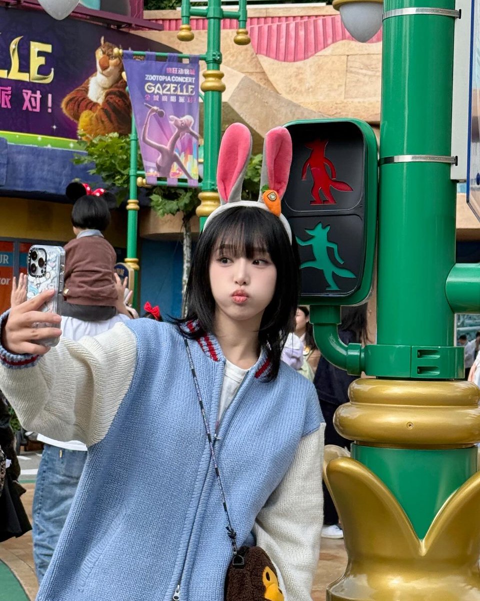 www87mmcokr's tweet photo. #87MM #Mmlg #예나 #최예나 #YENA
@YENA_OFFICIAL

최예나님께서 <PLAYER KNIT JACKET>을 착용해주셨습니다🐰 앨범부터 예능까지 육각형 아티스트 예나님의 행보도 응원하겠습니다💓 https://t.co/921NQUZWKJ