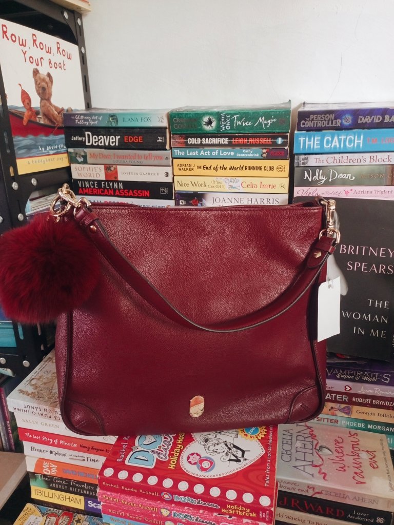 majzvll's tweet image. ForSale‼️Preloved Orig Korean Bags! Mid-Brands!
Elegance-2000 plus shipping fee
No issue good as new
May plastic pa mga puller niya
with sling and dustbag
Mop-up Gcash
Direct via JNT shipping!!
Loc. Imus Cavite

DM me if you interested!!
#prelovedbag #midbrands #bags