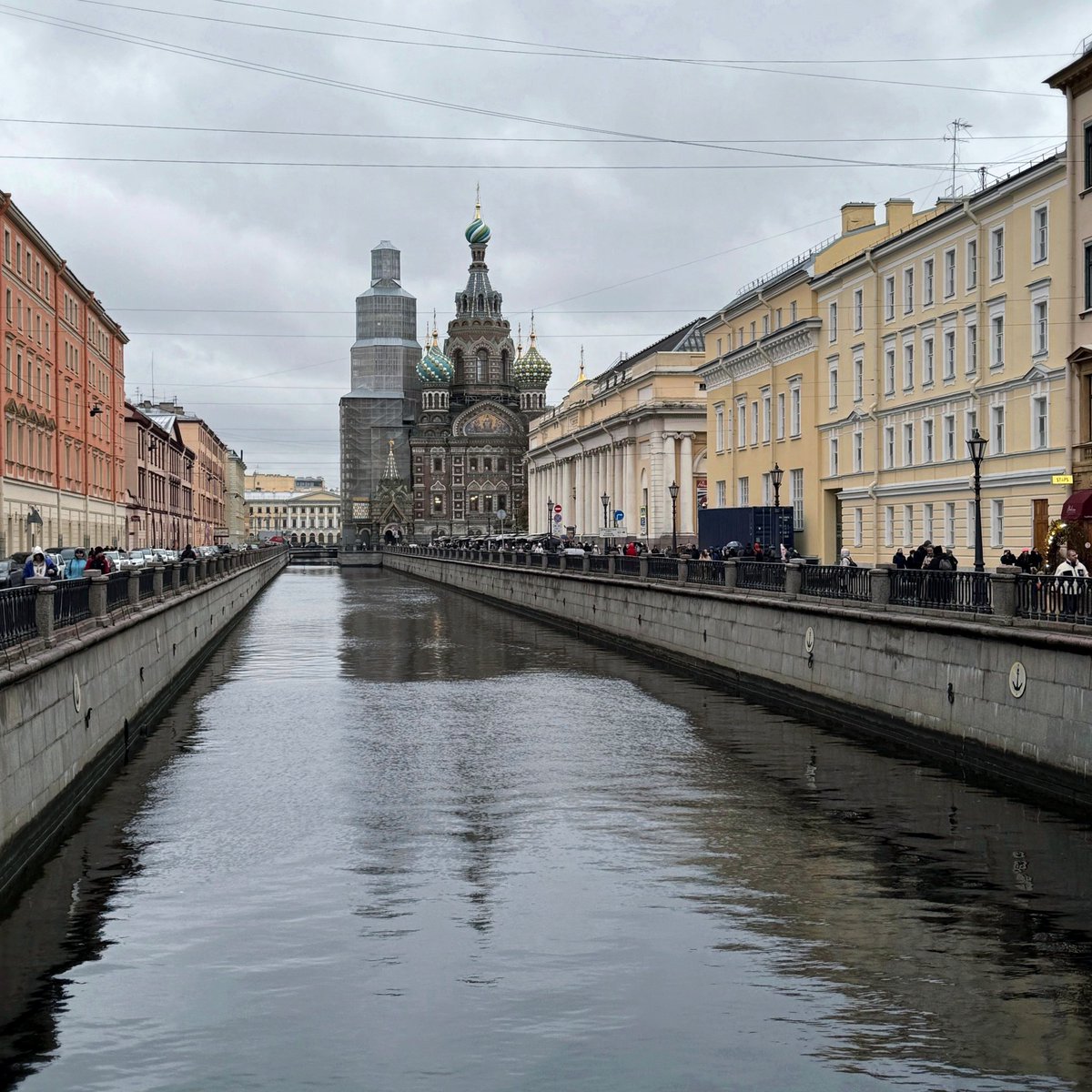 LanaCryes's tweet photo. 50 shades of Saint-Petersburg 🩶 #novembervacation https://t.co/sW77py13bW