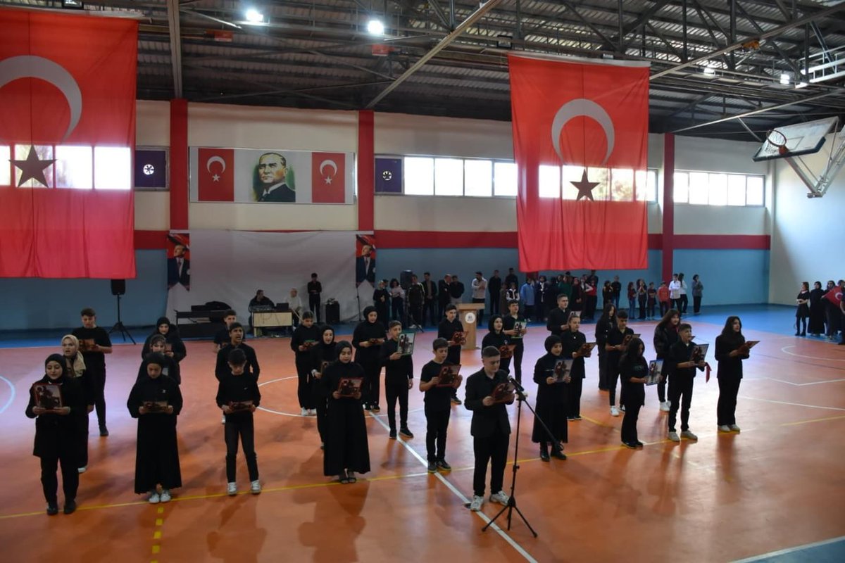 CUMHURIYETİMİZİN 101. YIL DÖNÜMÜ İLÇEMİZDE COŞKUYLA KUTLANDI.
📍Cumhuriyetimizin 101. Yıl Dönümü, ilçemizde düzenlenen tören ve çeşitli etkinliklerle kutlandı.