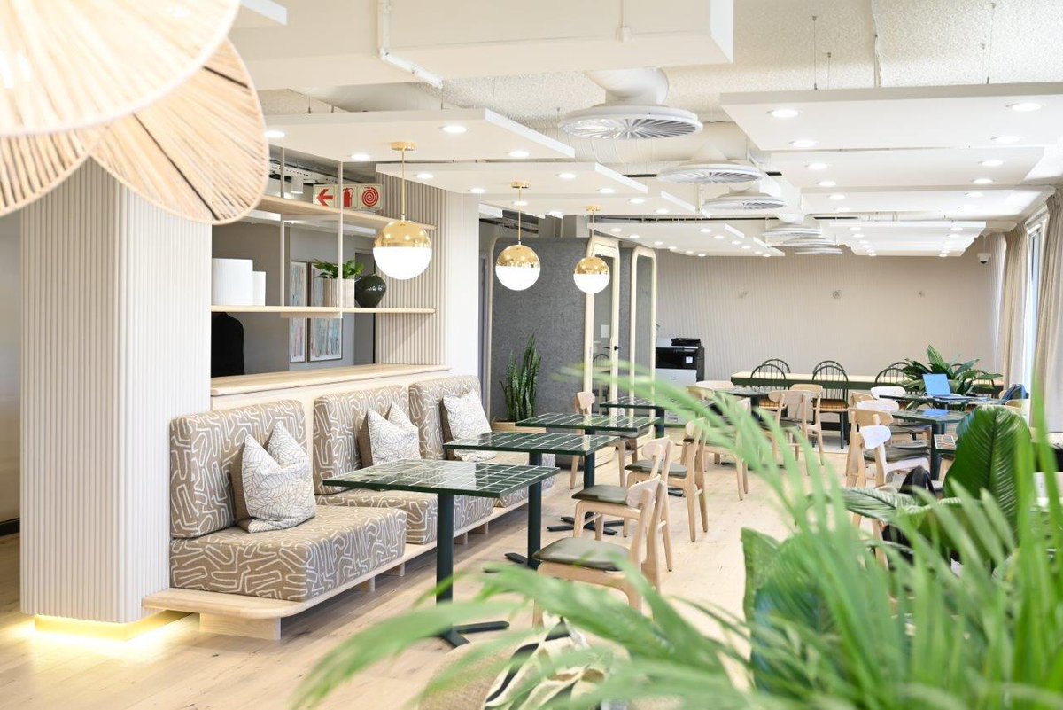 UrbanStreetZA's tweet image. Luxury Co-working Space Opens at Hyde Park Corner: New Premium Workspace Designed to Inspire Collaboration and Productivity

Link: urbanstreetculture.co.za/luxury-co-work…

#MadeForYou #HydeParkCorner #Workshop17