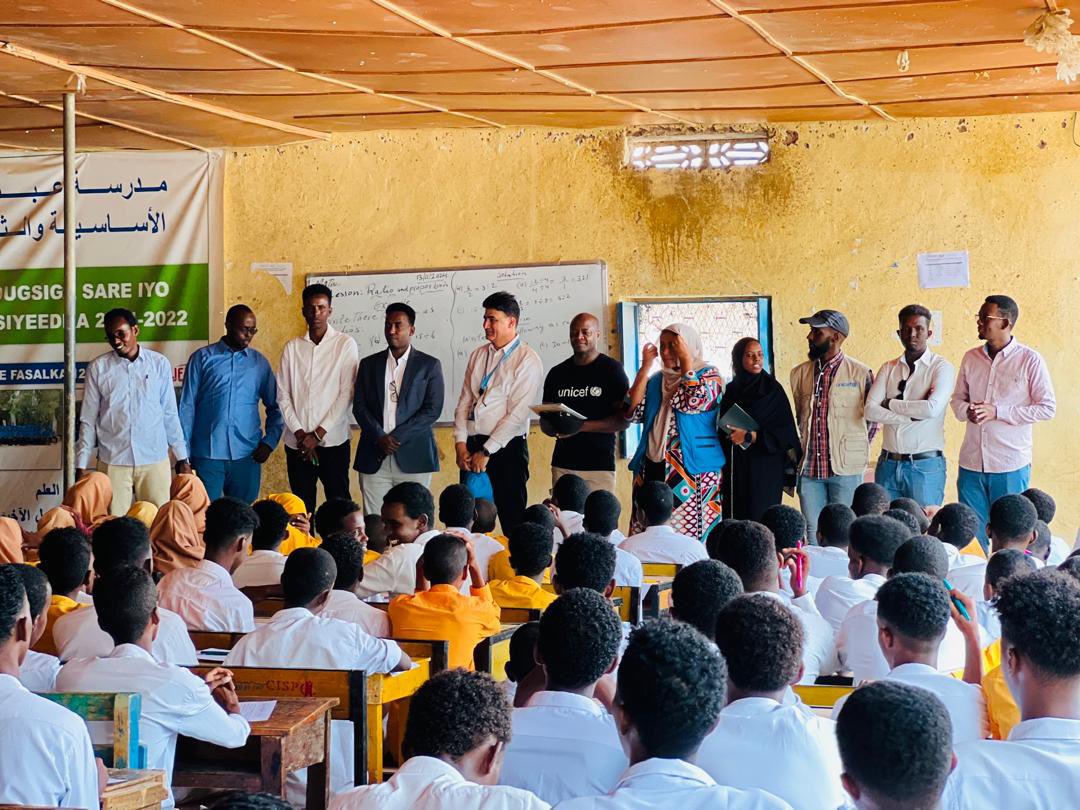 A high-level <a href="/unicefsomalia/">UNICEF Somalia</a> team from Dhusamareb has arrived in Galkayo and visited Abdullahi Isse Primary School. Accompanying the team is UNICEF Projects Coordinator, Mr. Abdirizak Sharif, ensuring continued support for education in the region. #EducationForAll #UNICEF #Galkayo