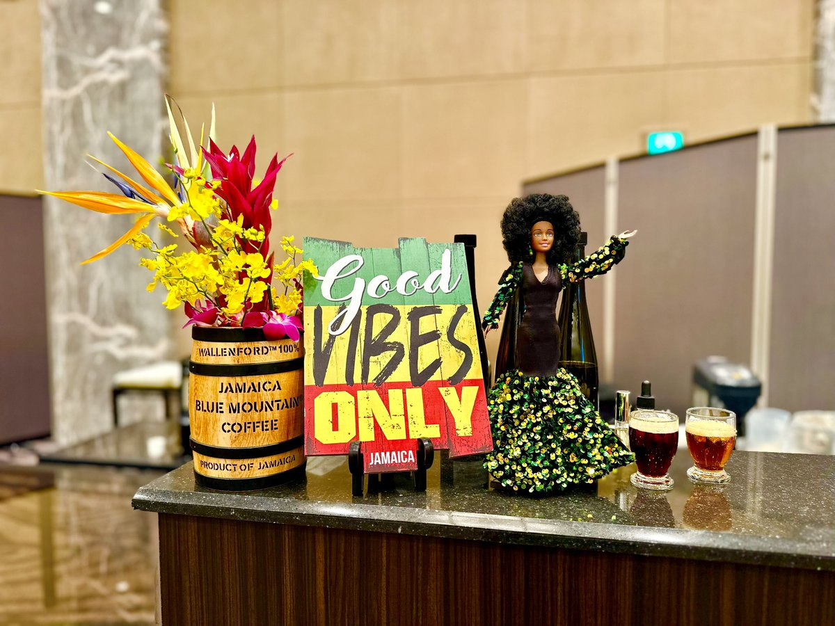 ShornaKayR's tweet photo. Thanking @UCC_COFFEE Champion Barista Doi Katsuro & @cerulean_tokyu Hotel Chef Fukuda for helping the Embassy showcase our legendary 🇯🇲#JBMCoffee ☕️ & flavorful cuisine 🥘 at the Nov. meeting of the Tokyo Women’s Club held at the Cerulean Tower Tokyu hotel.
#JamaicanCulture https://t.co/7wBwzVaHTG
