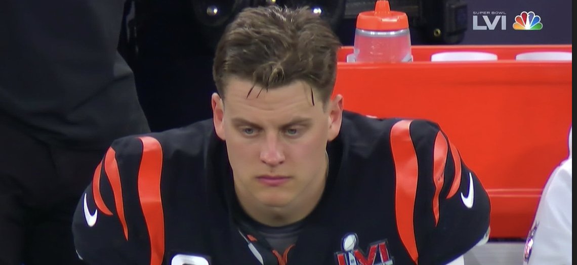 Joe Burrow this season:

- 3,028 passing yards
- 27 TDs
- 4 INTs

The #Bengals are 4-7...

He should be the MVP favorite but instead he'll likely miss the playoffs.