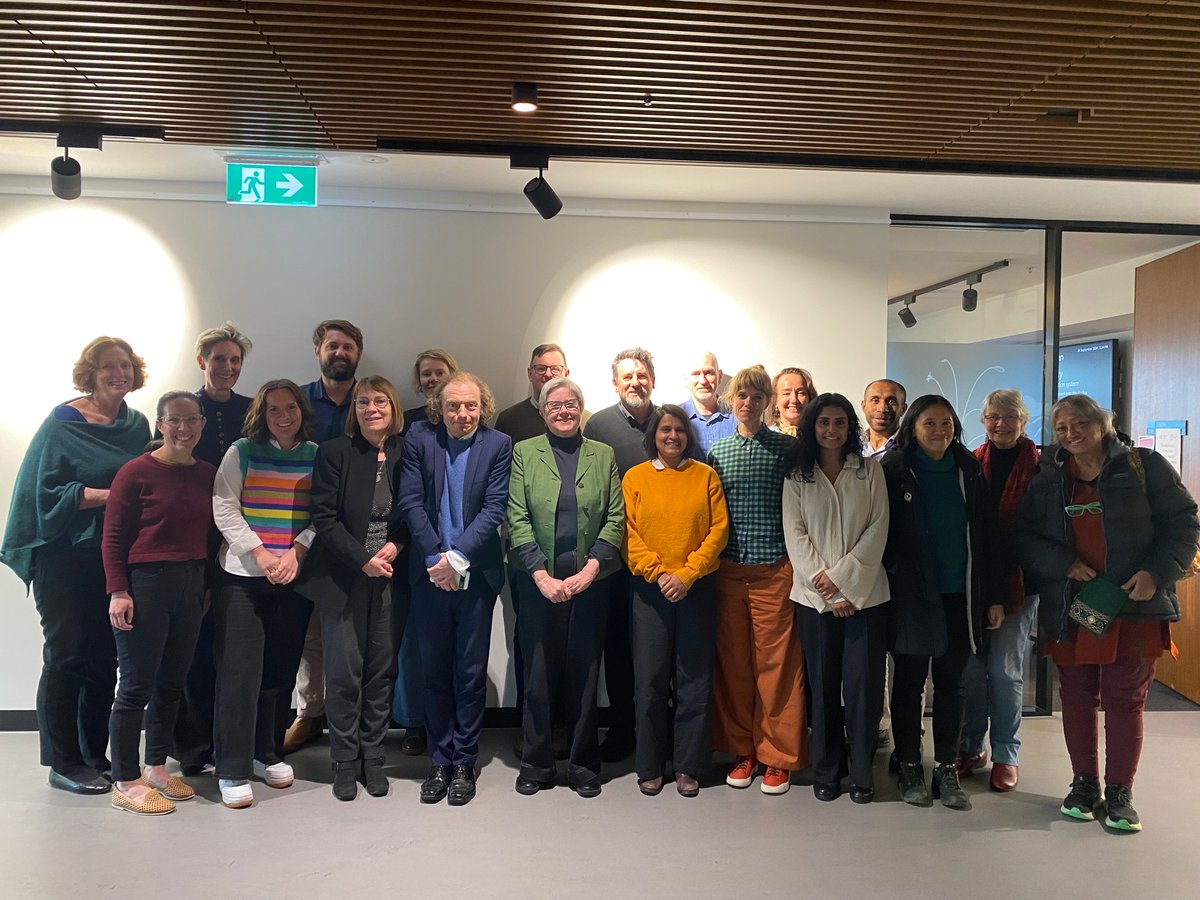 Academy of the Social Sciences in Australia (@acadsocsci) on Twitter photo Academy Fellows Profs Angela Woollacott, <a href="/heather586/">Heather Goodall</a> & <a href="/DloweDavid/">David Lowe</a>, with Dr @JonPicciniJon hosted a workshop on decolonisation in Aus & our region, exploring shared histories, movements of people & ideas & paths to truth-telling & reconciliation.
More: socialsciences.org.au/workshops-prog… Academy Fellows Profs Angela Woollacott, <a href="/heather586/">Heather Goodall</a> & <a href="/DloweDavid/">David Lowe</a>, with Dr @JonPicciniJon hosted a workshop on decolonisation in Aus & our region, exploring shared histories, movements of people & ideas & paths to truth-telling & reconciliation.
More: socialsciences.org.au/workshops-prog…