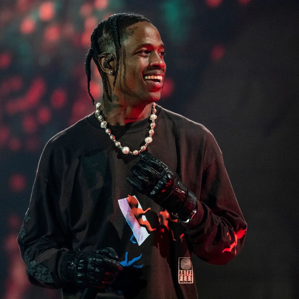 WrestleOps's tweet photo. WWE has officially announced that Travis Scott will be live on the debut episode of #WWERAW on Netflix taking place on Monday January 6th 2025 in Los Angeles, CA. https://t.co/7Cta9OupM7