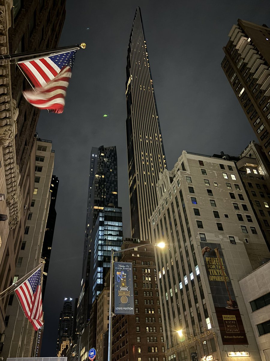 WalksWallstreet's tweet photo. Goodnight NYC 🇺🇸🇺🇸 https://t.co/k3qZg2rjtf