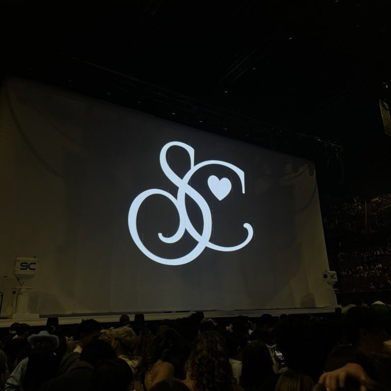 scarpenterbr's tweet photo. Lista de celebridades presentes na “Short n’ Sweet Tour”, em Los Angeles:

Katy Perry
Blue Ivy
Miranda Cosgrove
Madison Beer
Kendall Jenner
Hailey Bieber
Cara Delevingne
Danielle Fishel
Carly Rae Jepsen
Taylor Zakhar Perez
James Charles
Madelaine Petsch

#LAShortnSweet https://t.co/5SeJrnysG4