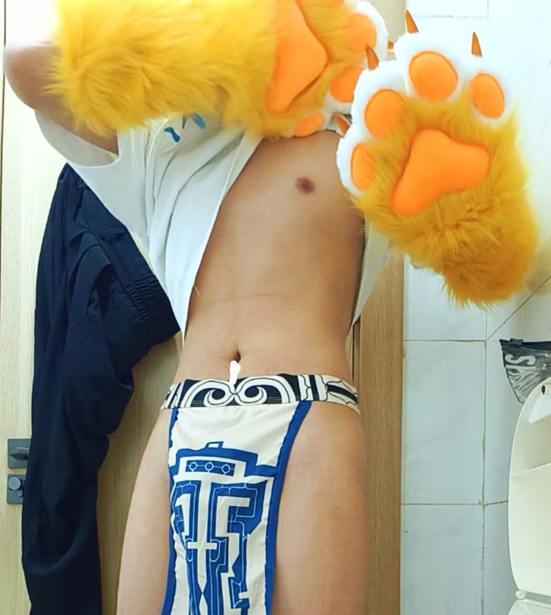 studidDog's tweet photo. 呜呜呜 昨天洗澡探索自己 用手探索到爽点 把自己顶射了 想要被顶射... #furry  #彩虹 #0m https://t.co/GKc4bblSGs
