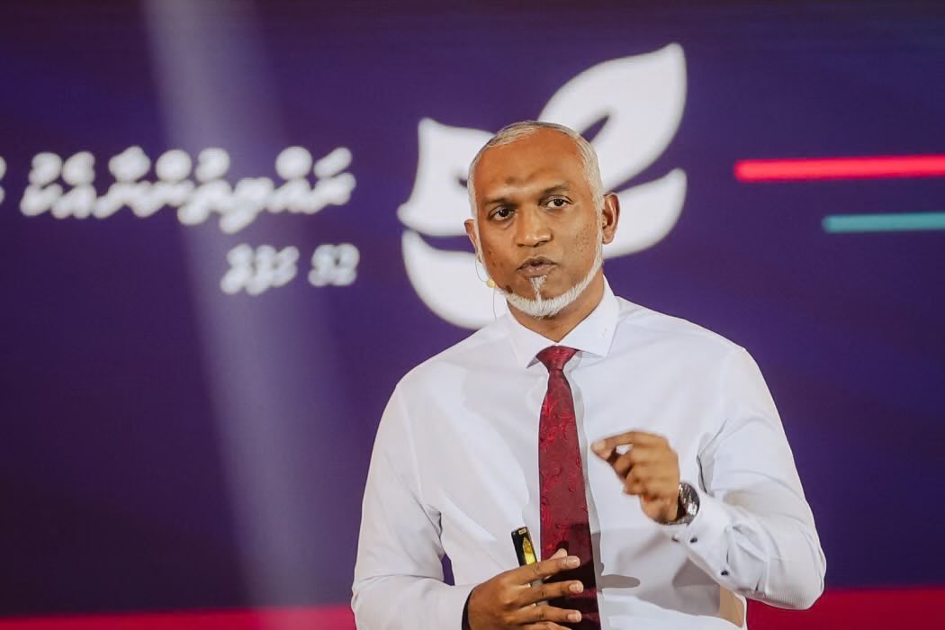 ސަރުކާރުގެ ހަރަދުތަކާއި ދައުލަތުގެ ޚަރަދުތައް ކުޑަކުރުމަށް މިދިޔަ 365 ދުވަހުގެ ތެރޭގައި ރައީސް <a href="/MMuizzu/">Dr Mohamed Muizzu</a> ނިންމެވި މުހިންމު ނިންމެވުންތައް:

▪️ސިޔާސީ މަގާމުތަކުގެ ތެރެއިން 228 ބޭފުޅަކު މަގާމުން
ވަކިކުރެއްވި.

▪️ސިޔާސީ މަގާމުތަކުގައި ތިއްބަވާ ބޭފުޅުންގެ މުސާރައިން %10 އުނިކުރައްވަން
