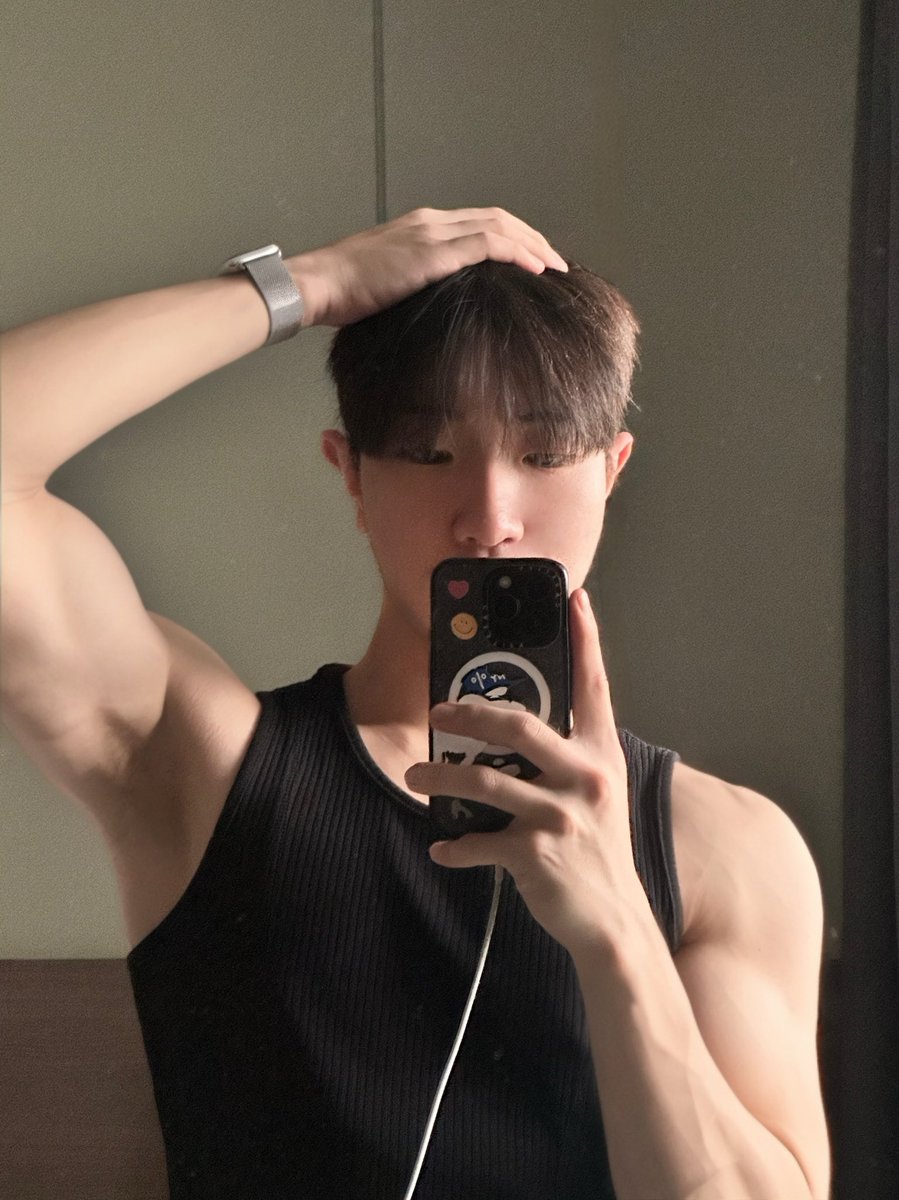 다들 겨드랑이를 너무 좋아하네