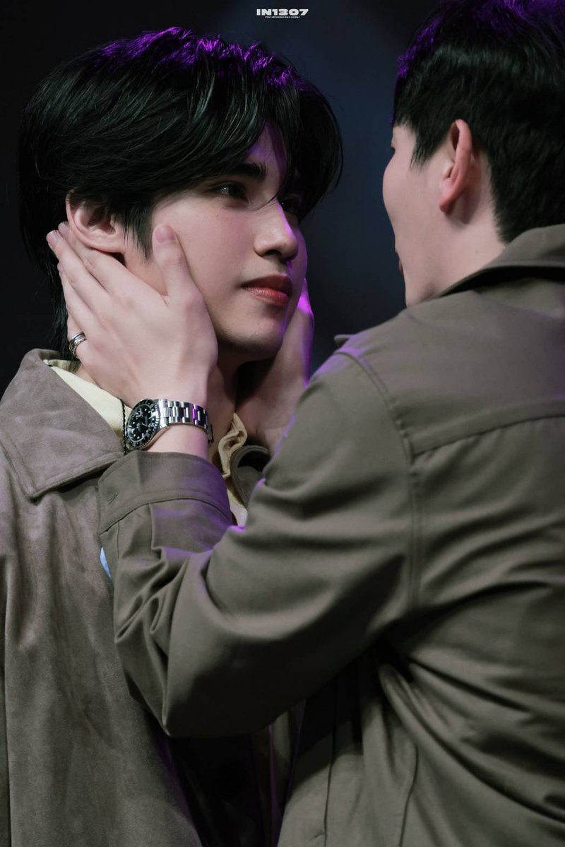 loverouter's tweet photo. ตาหวานอ้อนแบบนี้ใครจะไปไหว ใช่ปะพี่เสี่ย ฉันยังมูฟออนจากเกาหลีไม่ได้เลย

#uppoompat
#poompps https://t.co/tDK4IZfrI1