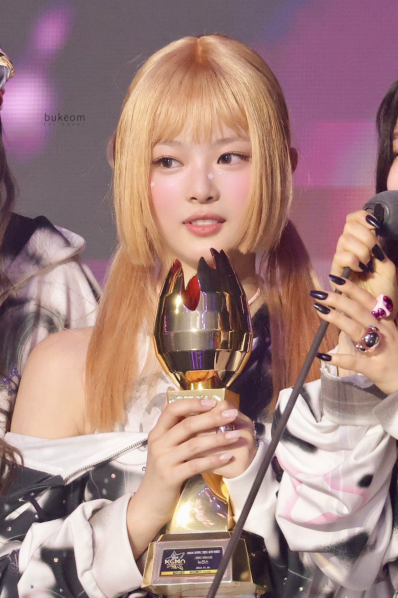 bukeom's tweet image. 241116 KGMA

#NewJeans #뉴진스 #하니 #HANNI  #팜하니 #ハニ