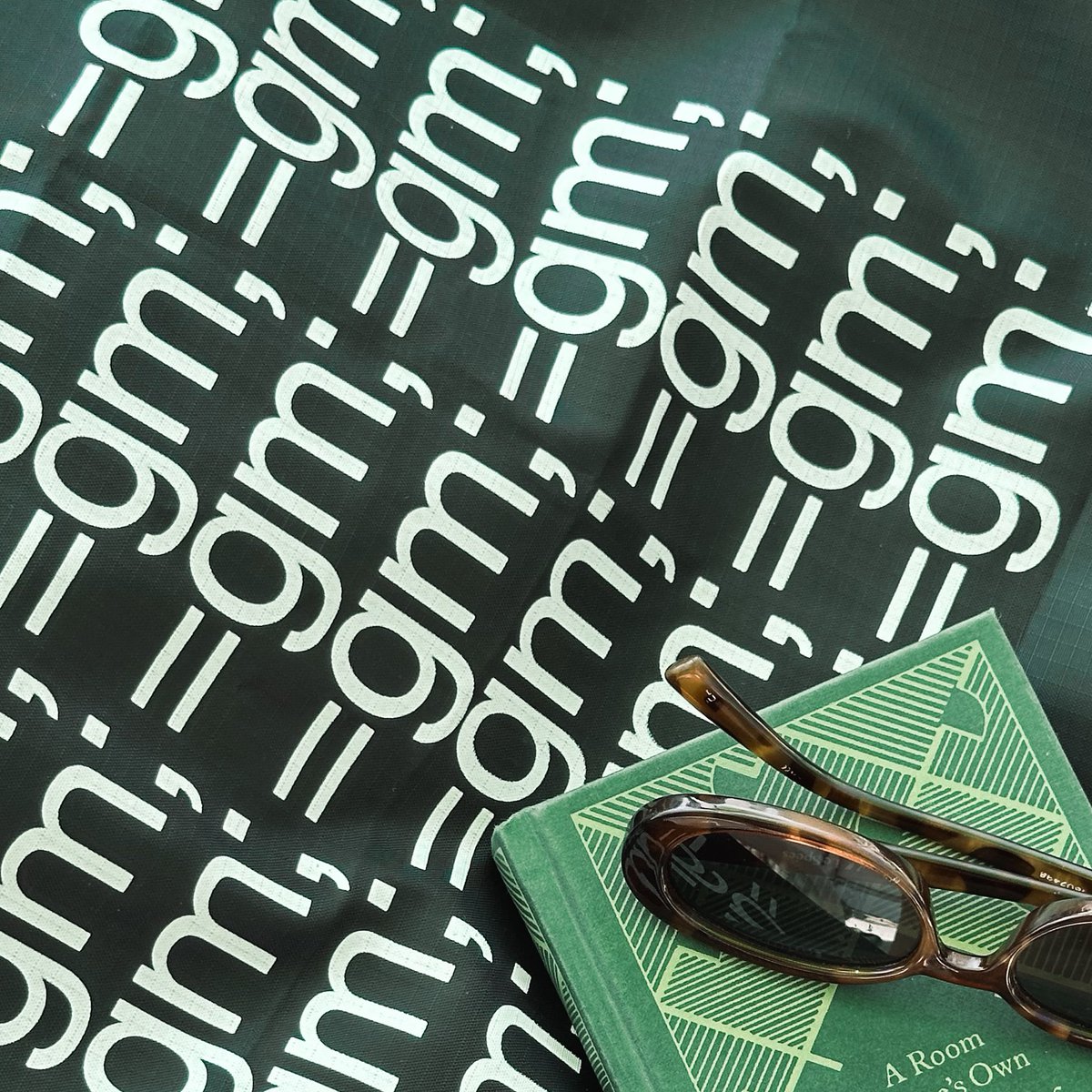 paulinesmi's tweet image. =gm;

In love with @nil_foundation merch