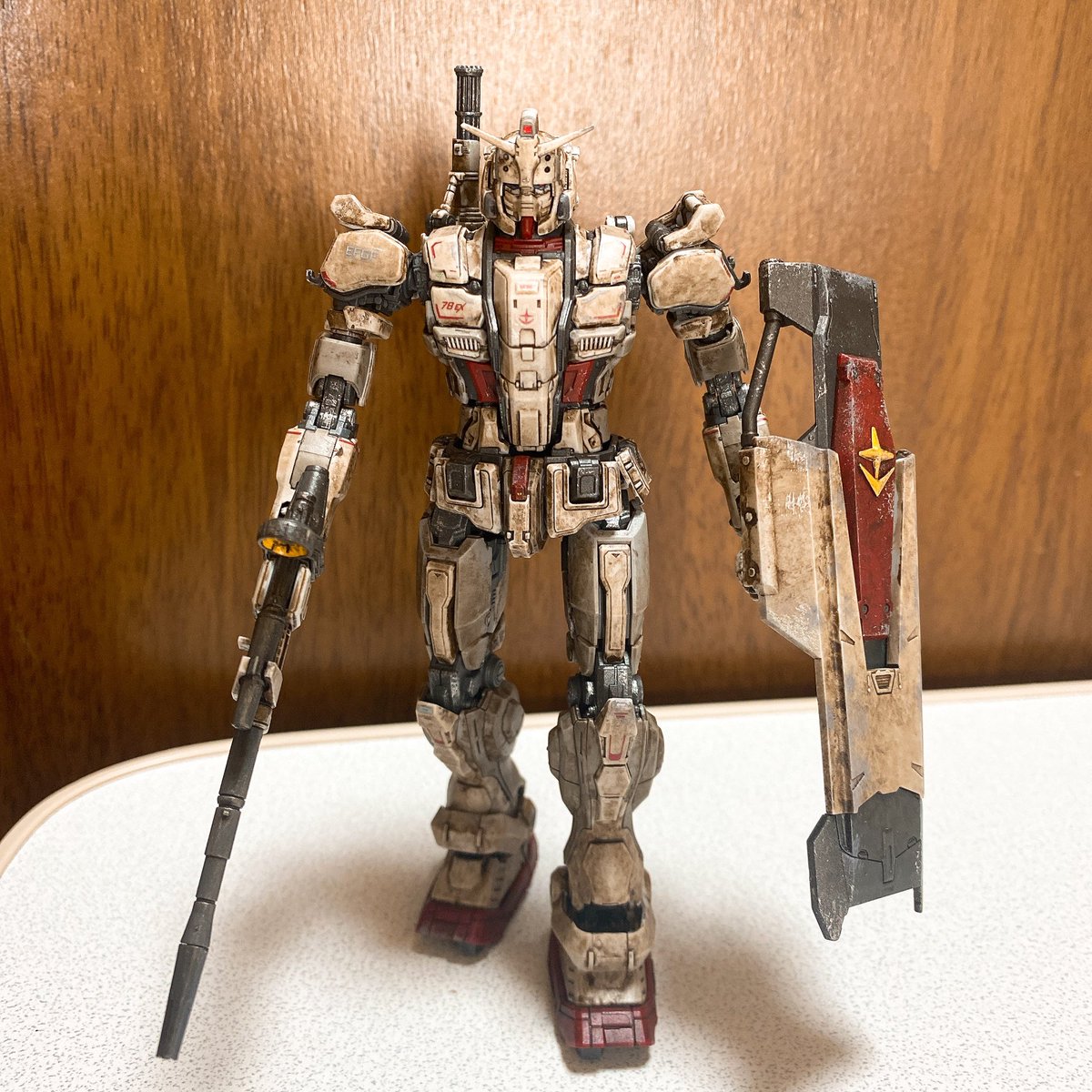ryuu0811's tweet photo. ガンダムEX完成！
初ウェザリング！むずかしかったなぁ… https://t.co/qY4V4nrs5u