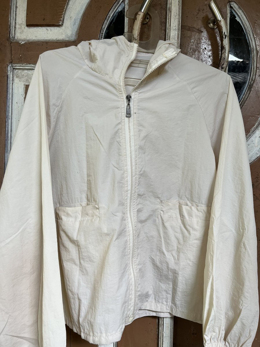 alooseppp's tweet photo. Haloo aku mau jual jaket prelove #preloved #second https://t.co/IN3WOt8bek