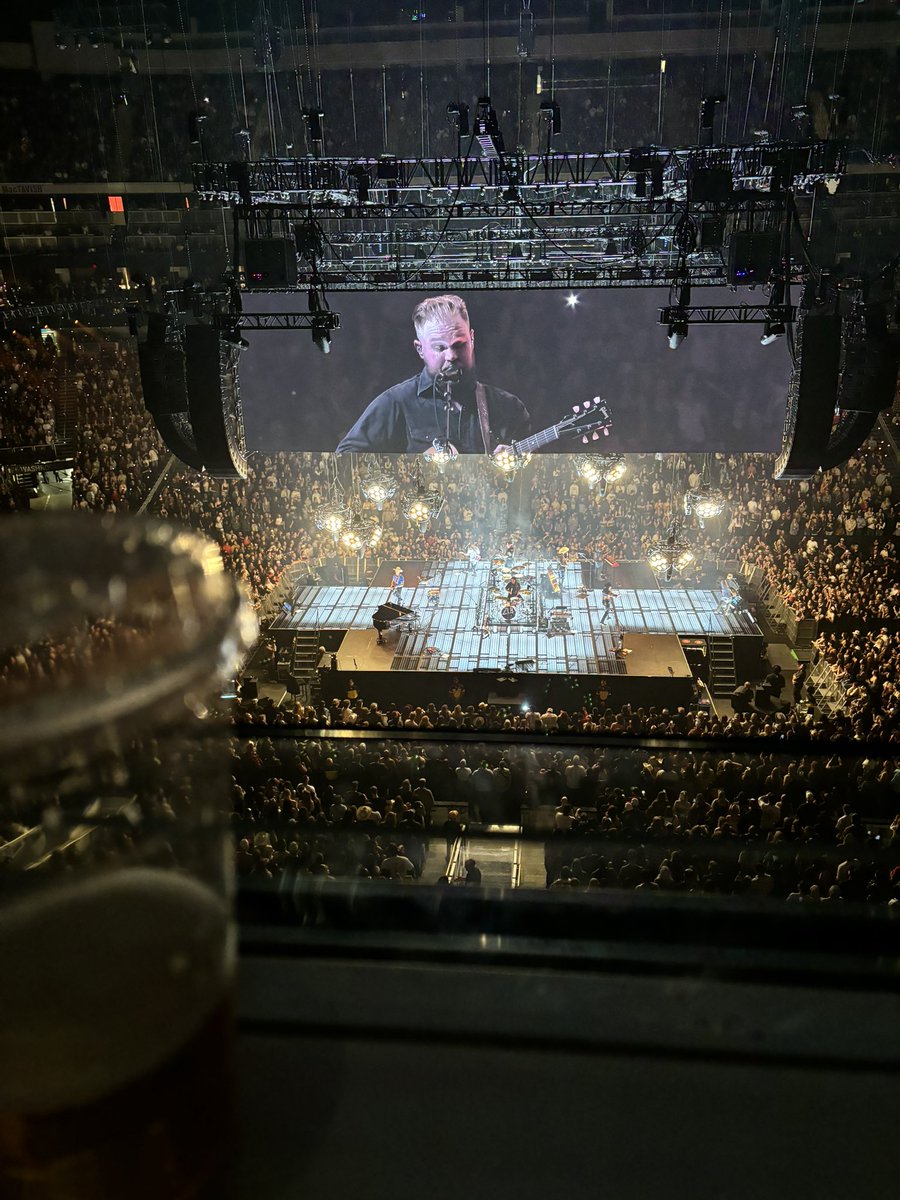 hornhandler's tweet photo. Canada loves zach bryan https://t.co/FveUtPz1TP
