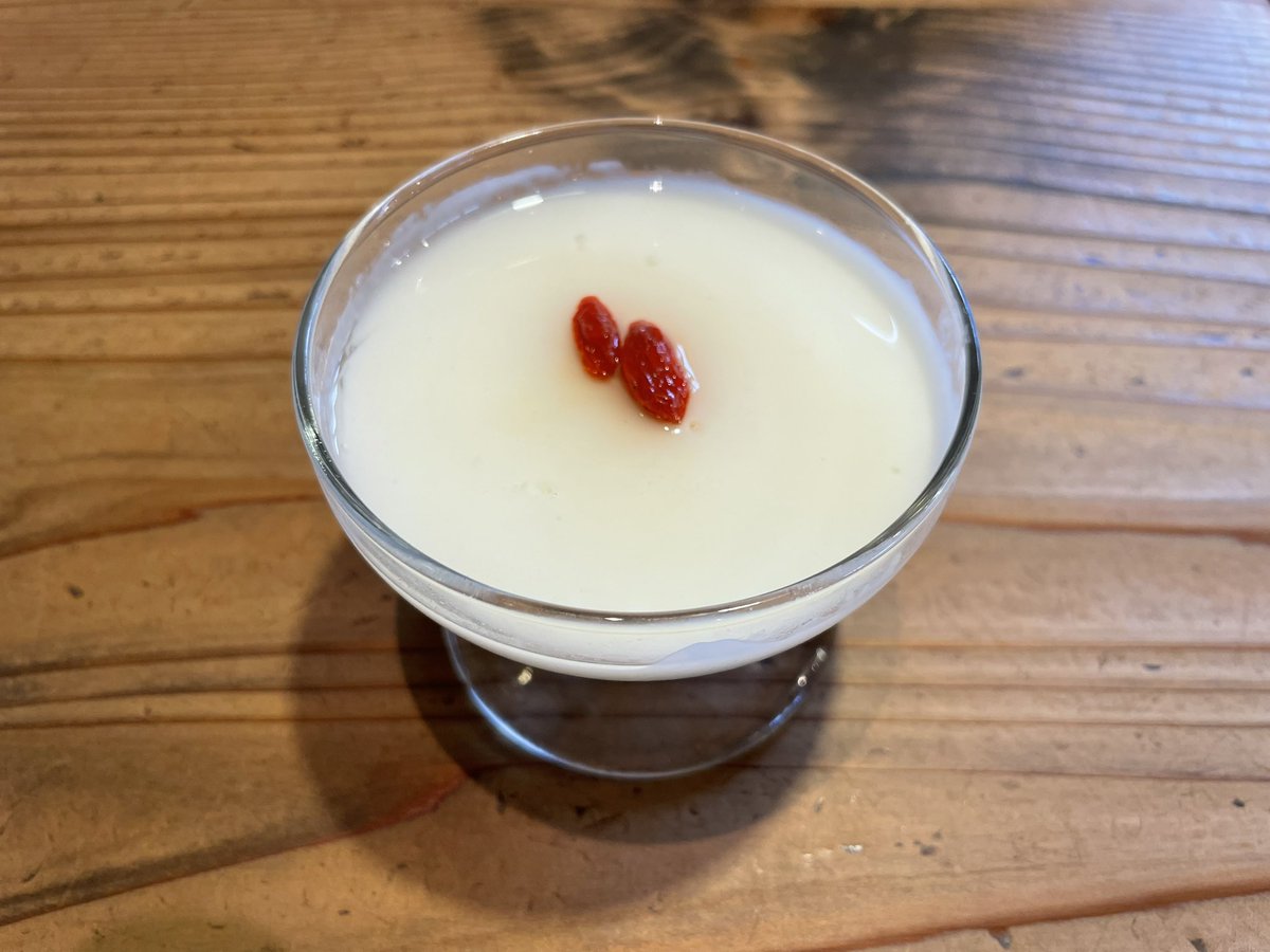 atom_55's tweet image. 久々に豚骨補充
キクラゲ欲しかったなー

もちもち杏仁豆腐のもちもち具合が、ものすごかった✨

#麺屋がんてつ
#とんこつラーメン
#豚骨