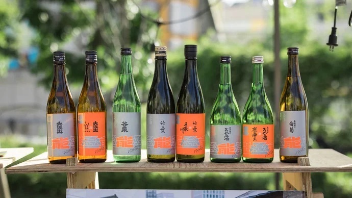 能登の酒を止めるな！
被災日本酒蔵共同醸造支援プロジェクト
第三弾！！

能登の酒蔵再建に向けて
被災した蔵と共同醸造蔵が
コラボレーションによるお酒を造る。

皆様からの応援お待ちしております。

取り組みの内容や詳しいリターン内容は👇