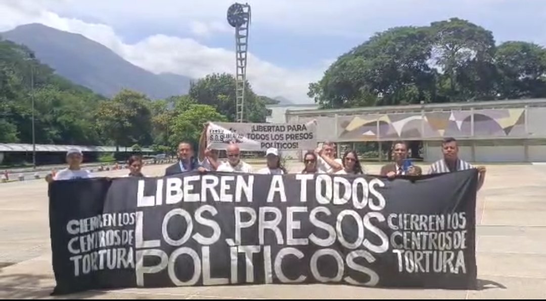 Por favor no olvidemos a los Presos Políticos que tienen muchos años Privados de Libertad Injustamente, ellos también merecen regresar a casa con sus seres queridos.
Mi amado hijo Franklin suma 1366 días SECUESTRADO por el Régimen.
No más!!!
<a href="/CorteIDH/">Corte Interamericana de Derechos Humanos</a>
#LibertadParaFranklinCaldera