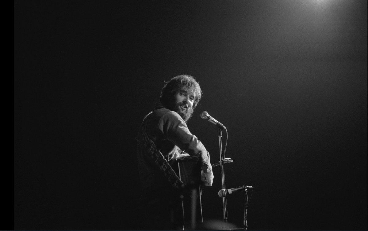 50 ans
Le 18 novembre 1974, Maxime Le Forestier en concert à Nyon, un concert qui marqué un tournant pour la culturelle nyonnaise et bouleversé ma vie puisque dans la foulée, j’avais décidé d’arrêter mes études à l’Ecole d’ingénieur de Genève et fonder Paléo Arts et Spectacles