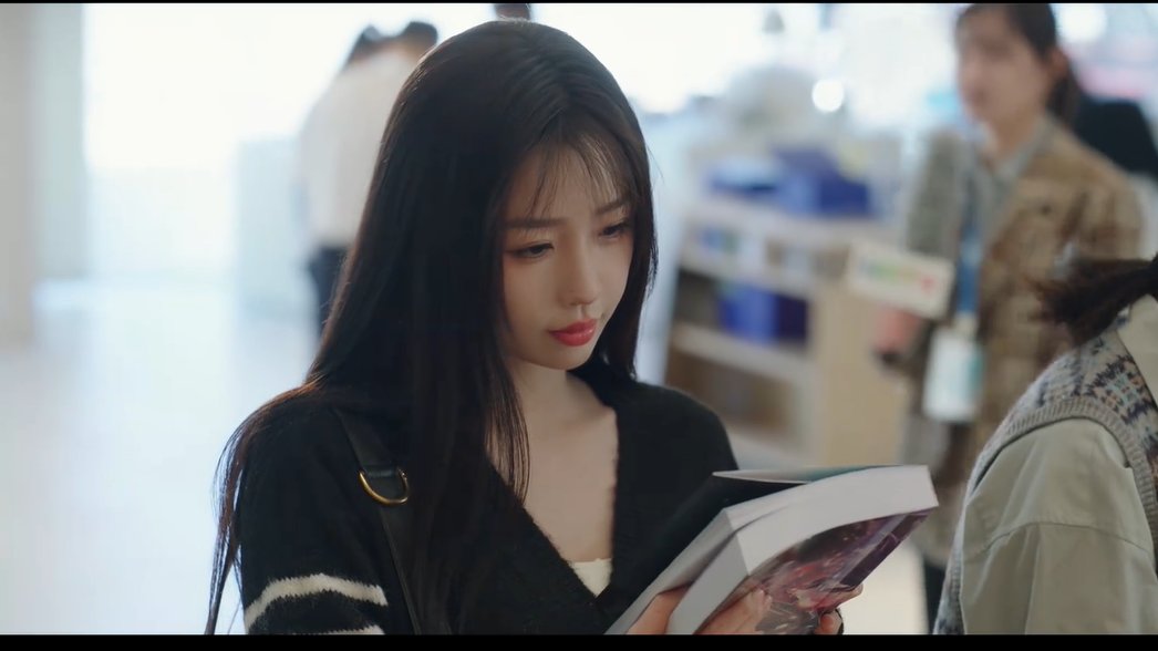 xingyunn1314's tweet photo. "When do people love the other 100%? It is not when I love you more than myself, but only when I truly like myself and believe in myself, can I love you wholeheartedly and truly. This book is dedicated to a girl. She saved my world twice."

I'll take it as HE😌
#永夜星河 https://t.co/FLKVAa6ybn