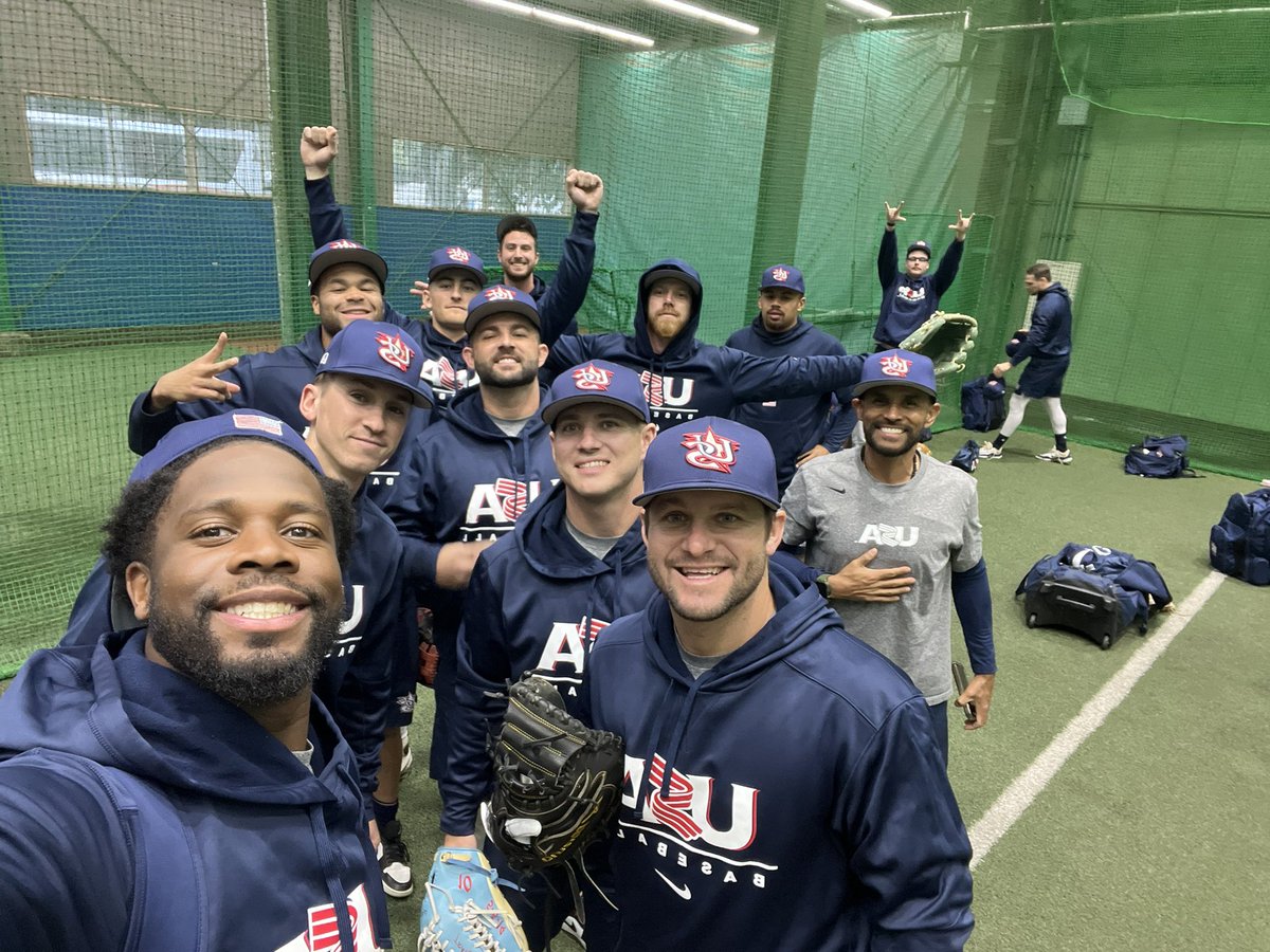 USABaseball's tweet image. Touched down in Tokyo! 🤳